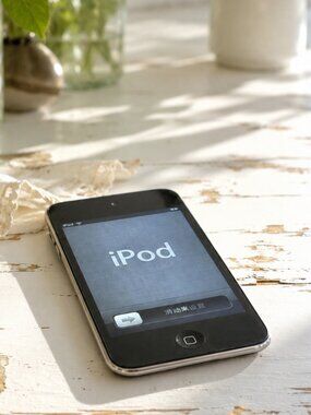 Apple iPod Touch 2nd Gen 16GB Black Chrome MP3 Player — Powers On-2008